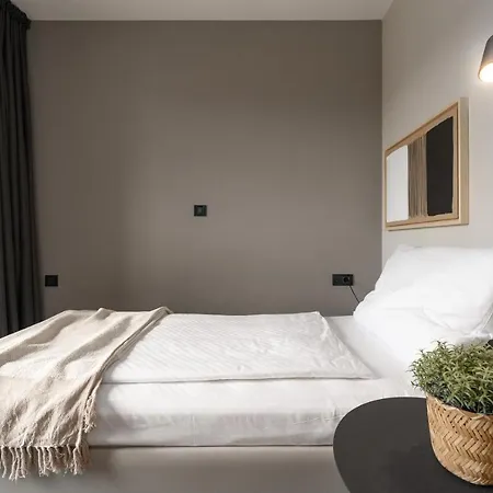 Urban D8 With Swimming Pool And Sauna
